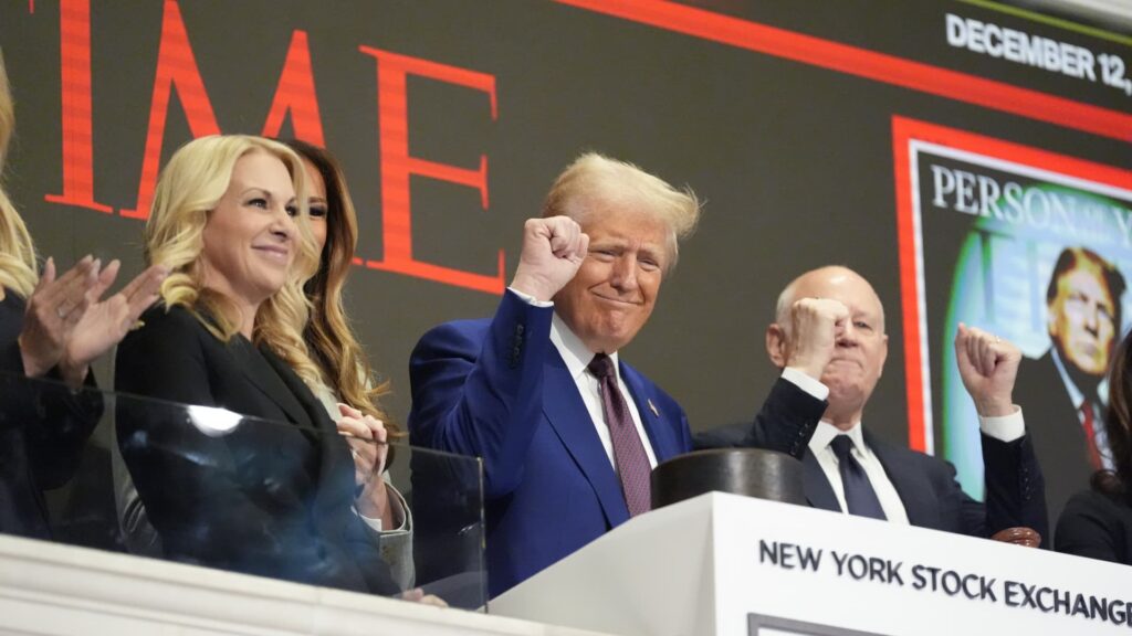 Trump rings bell at NYSE to cheers of 'USA' as Wall Street CEOs, business leaders look on