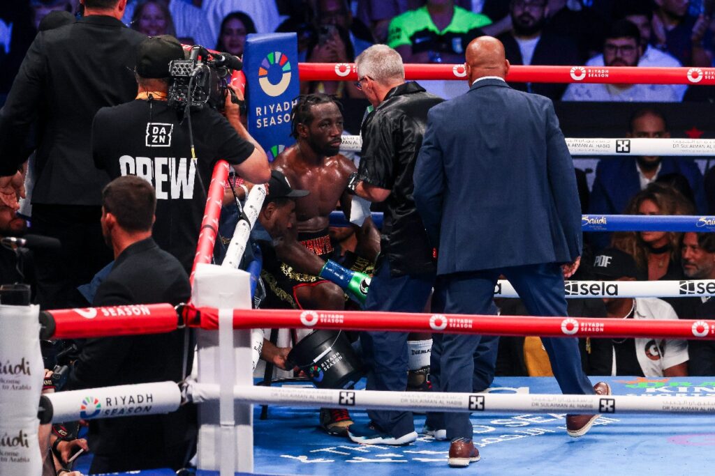 Image: Crawford Beats Canelo? Best in 30 Years, Says Coach