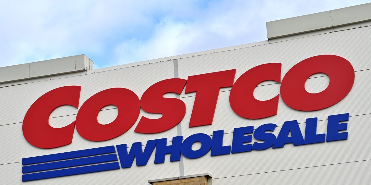 How Costco’s formula for reaching uncertain consumers is pushing shares past $1,000 to all time highs