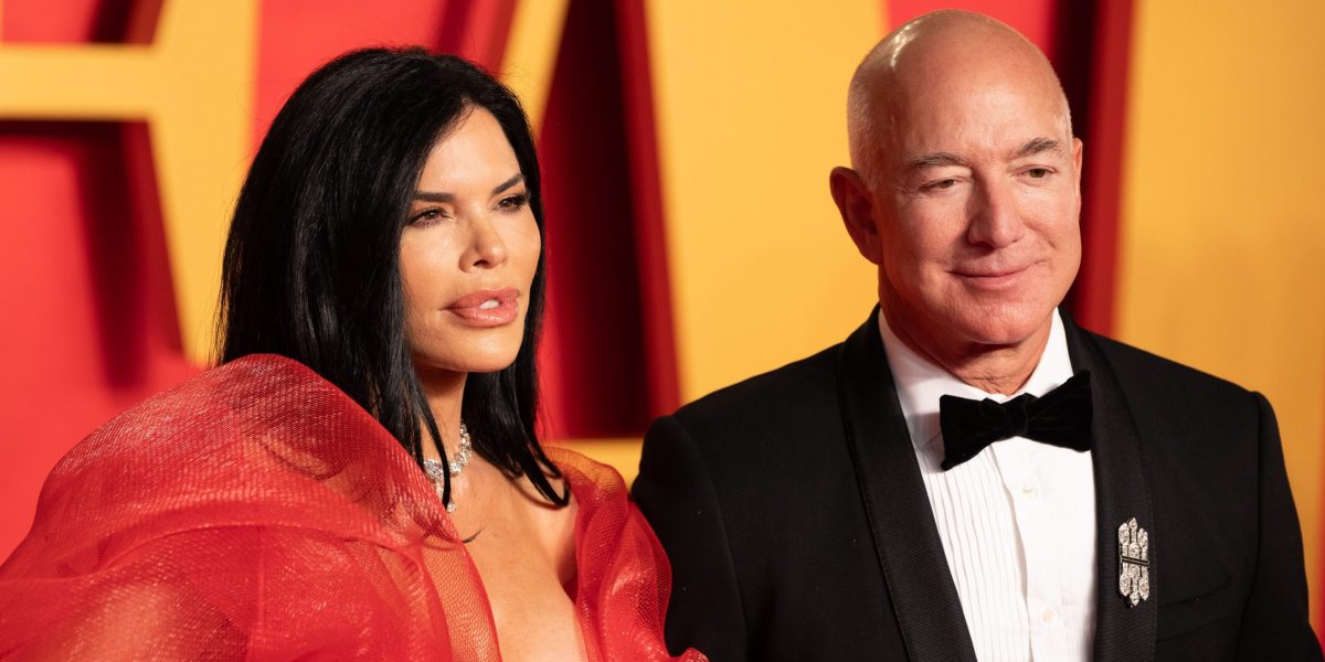 Musk urges Bezos to throw an ‘epic wedding’ after Amazon founder blasts report of $600 million nuptials as ‘completely false’