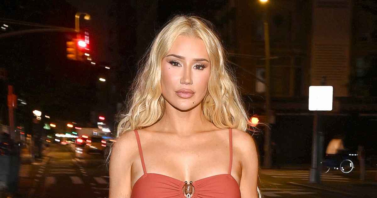 Iggy Azalea: What's In My Bag?