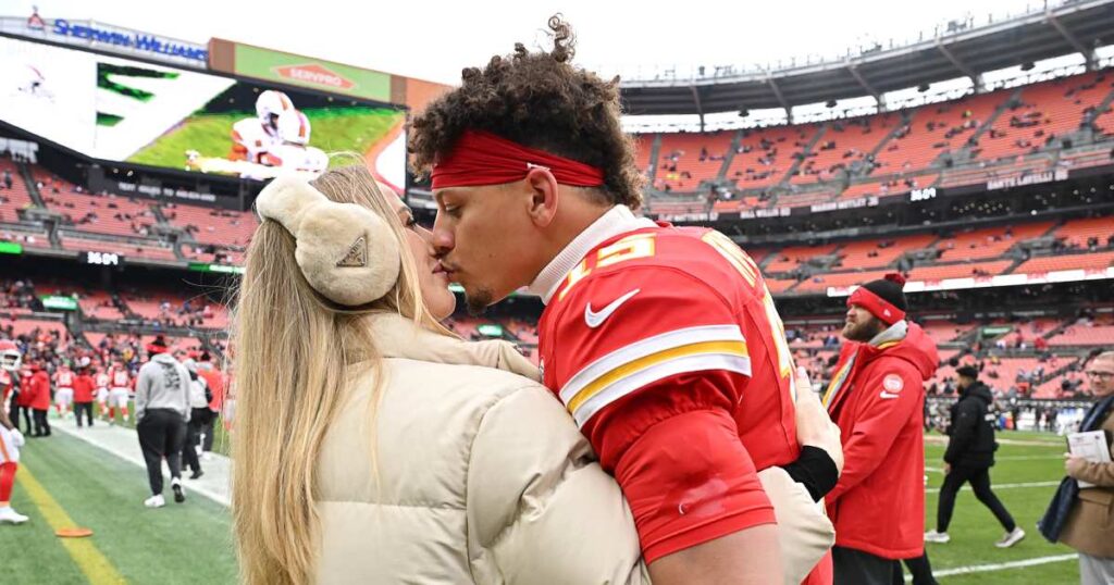 Pregnant Brittany Mahomes Is Cozy in Caramel at Chiefs, Browns Game