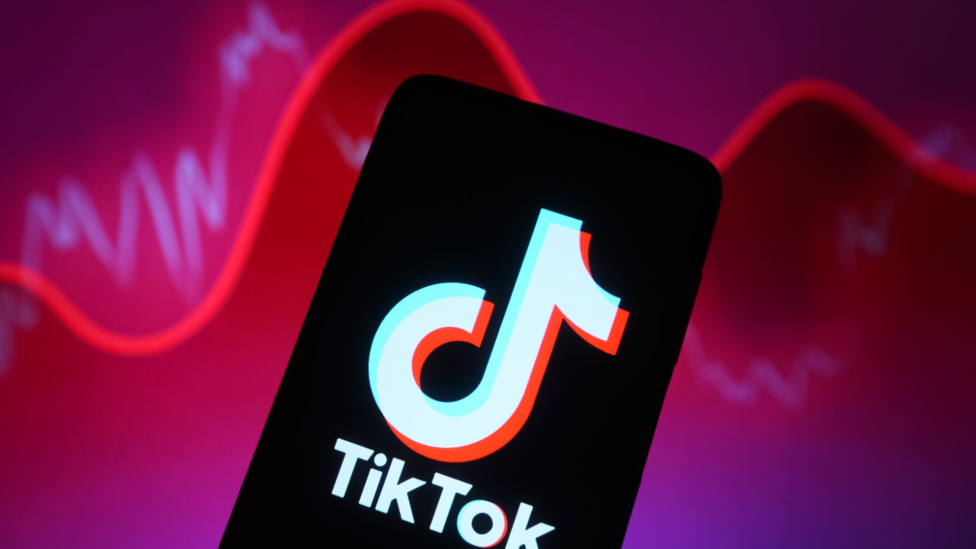 Kevin O'Leary says he will 'love to do a TikTok deal'