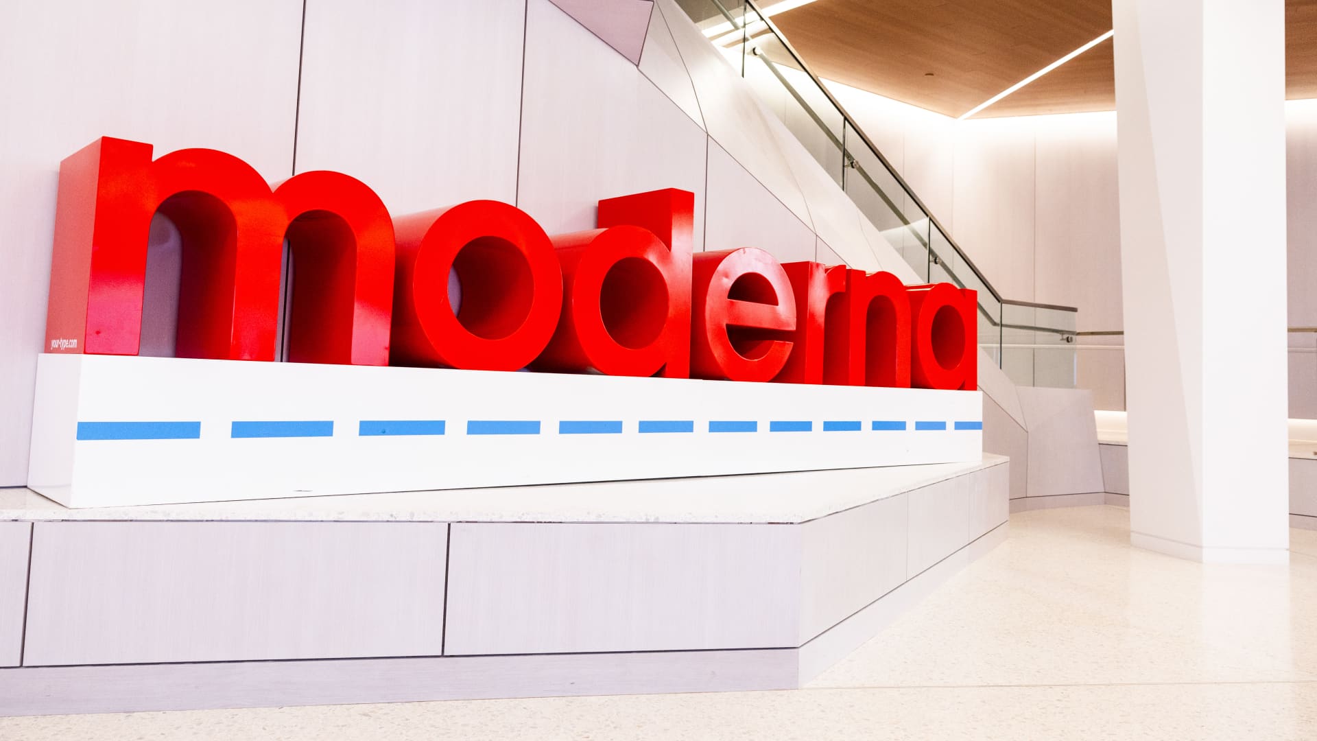 Moderna lowers 2025 sales forecast by $1 billion