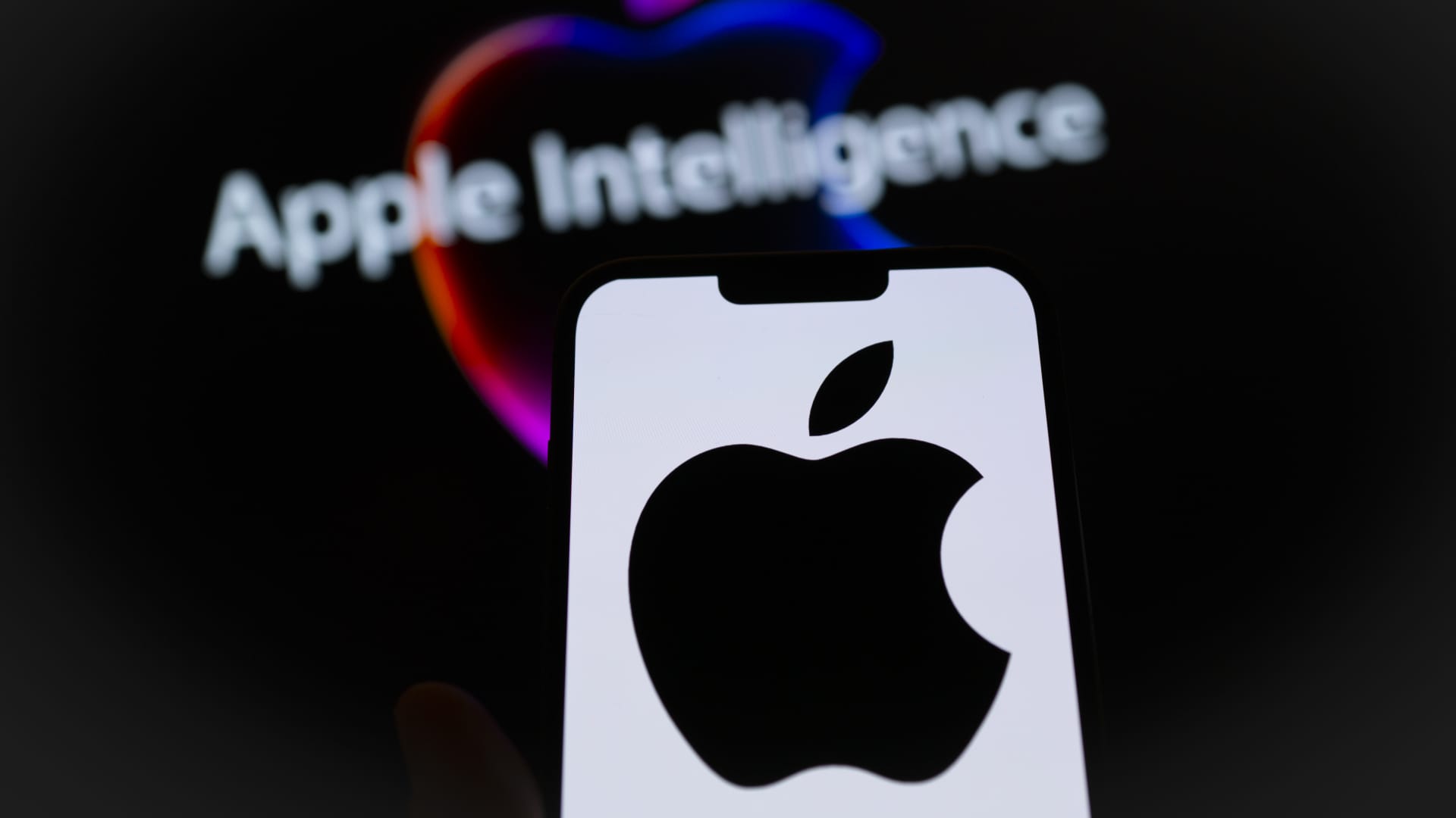 Apple AI fake news alerts highlight the tech's misinformation problem