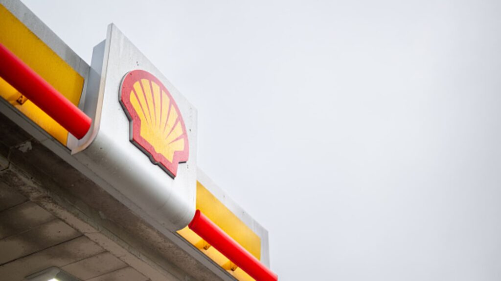 Shell posts weaker-than-expected full-year profit on lower oil prices