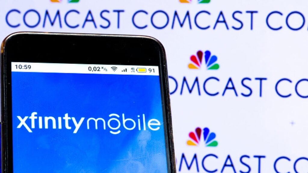 Comcast shifts strategy to mobile as broadband disappoints