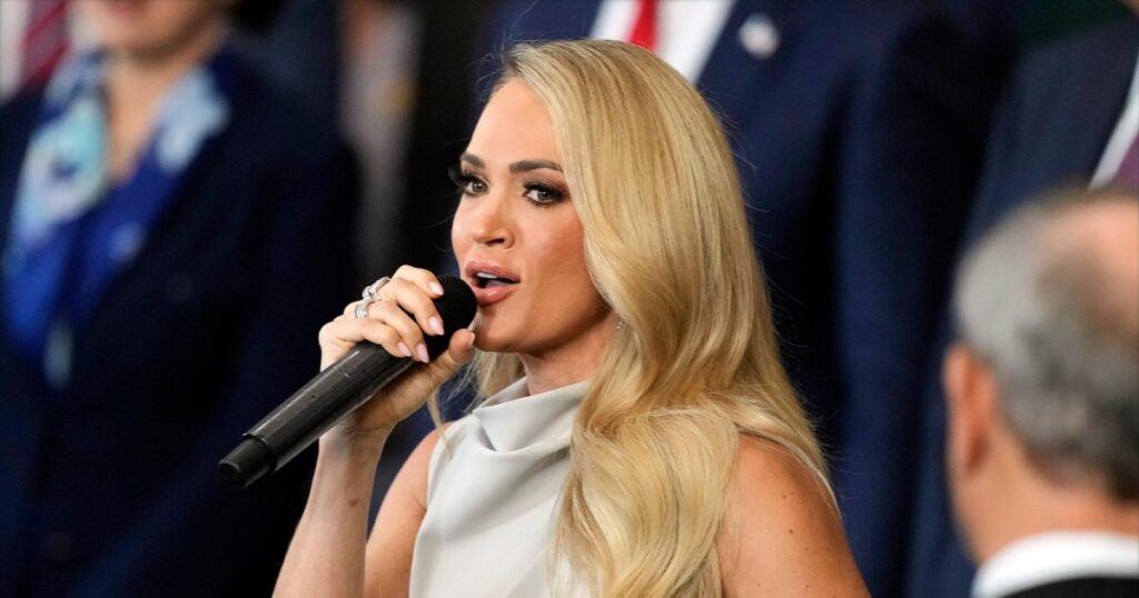 Carrie Underwood Performs After Tech Issues at Trump’s Inauguration