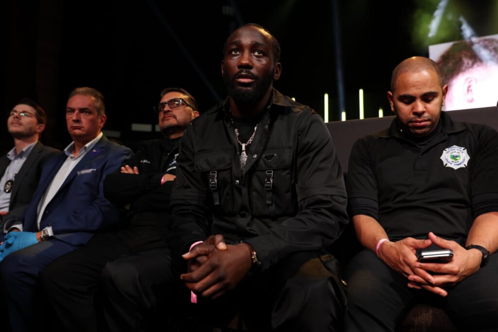 Image: Crawford Frustrated with Nelson's Fight Strategy Against Pacheco