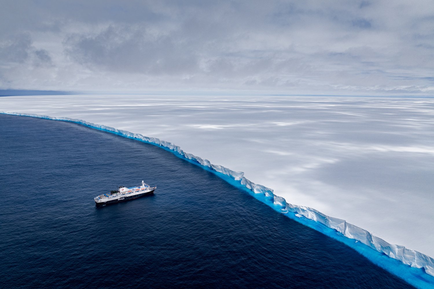 A drone photo of Iceberg A23a.