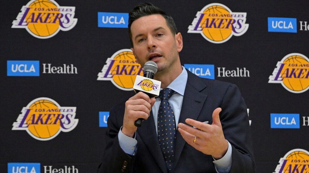 Lakers coach JJ Redick, Palisades resident, offers 'thoughts and prayers' after family evacuated due to fires