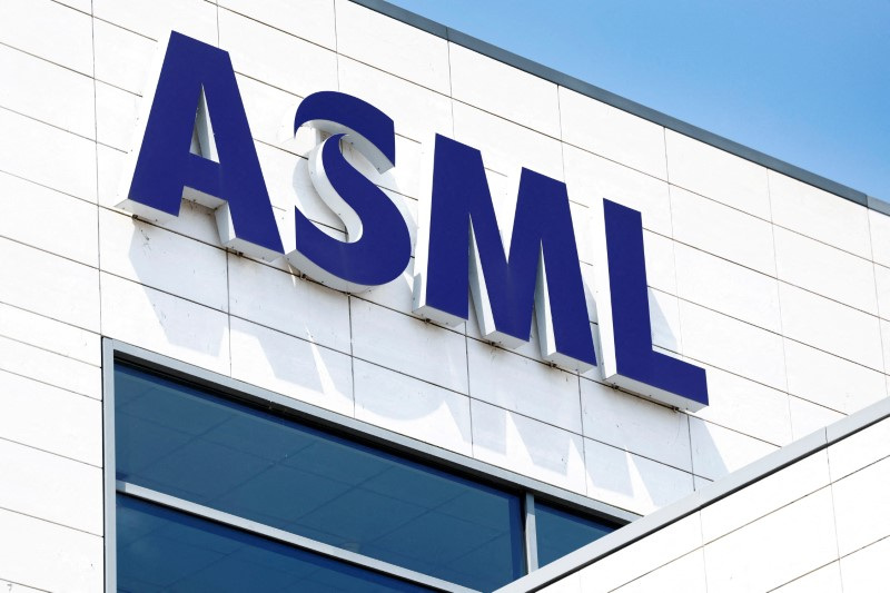 ASML shrugs off DeepSeek worries, reports big influx of orders in Q4