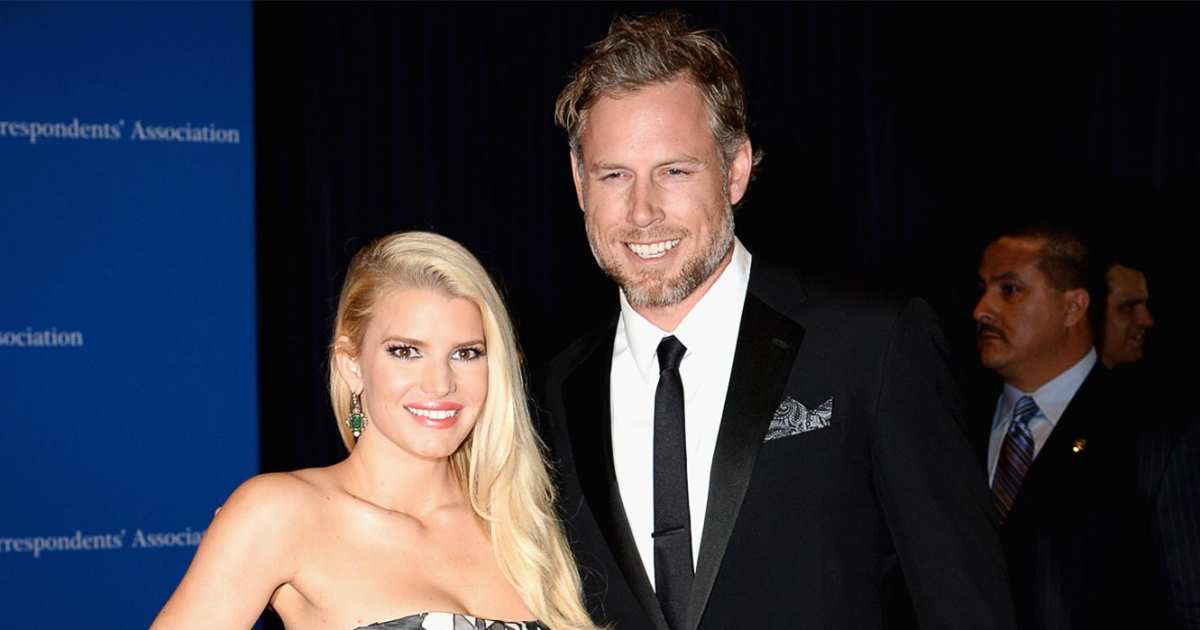 Jessica Simpson Divorce, Colleen Hoover Instagram: 5 Hot Stories