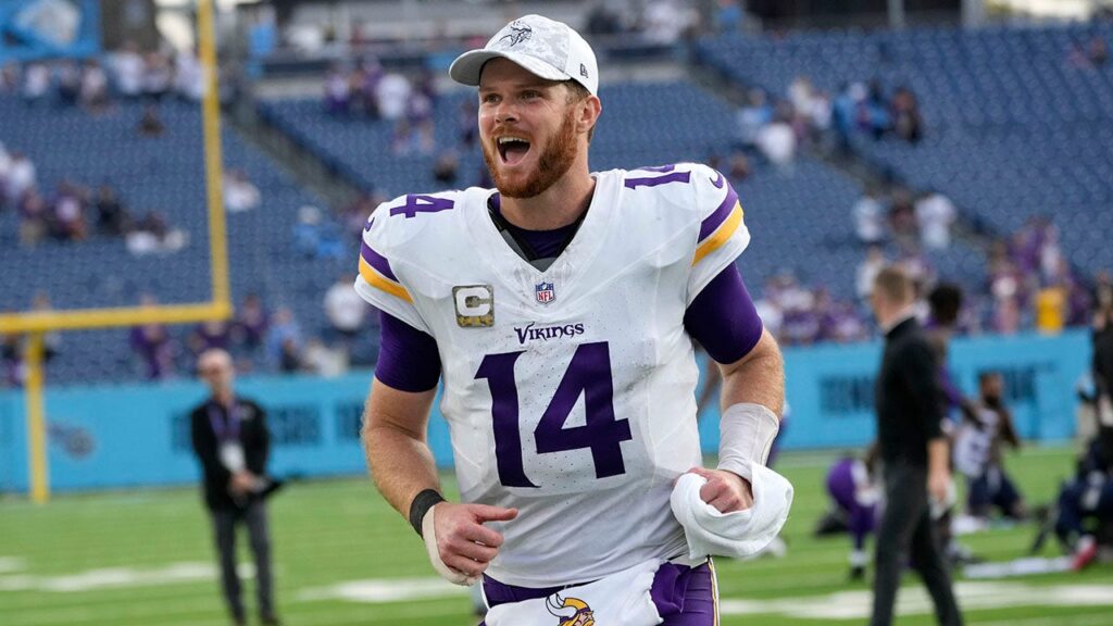 Vikings legend says Sam Darnold 'should be the guy' moving forward despite poor ending to season