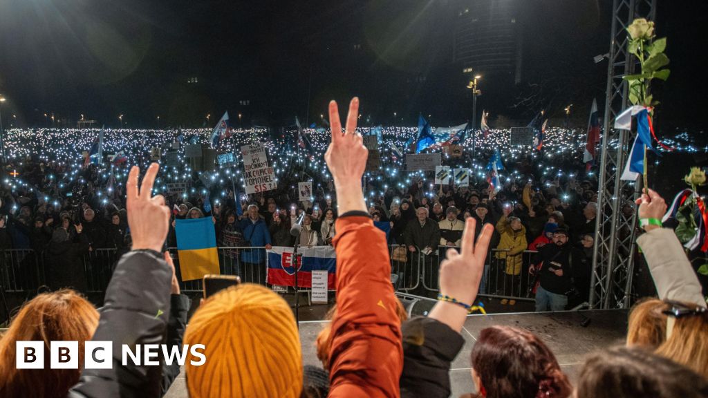 Slovaks protest amid PM Robert Fico's coup warnings