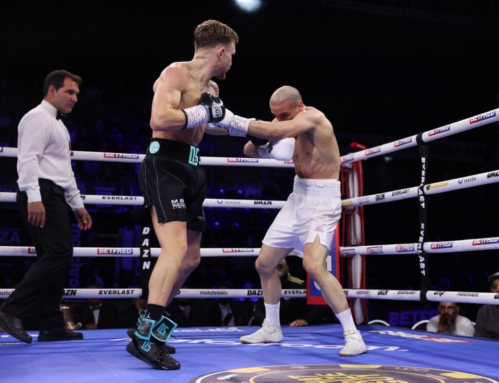 Image: Boxing Results: ‘Thunder’ Dalton Smith Stops Walid Ouizza