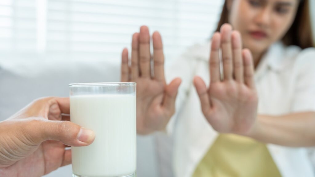 Drinking only dairy-free milk can raise depression risk, says study, as doctor disagrees