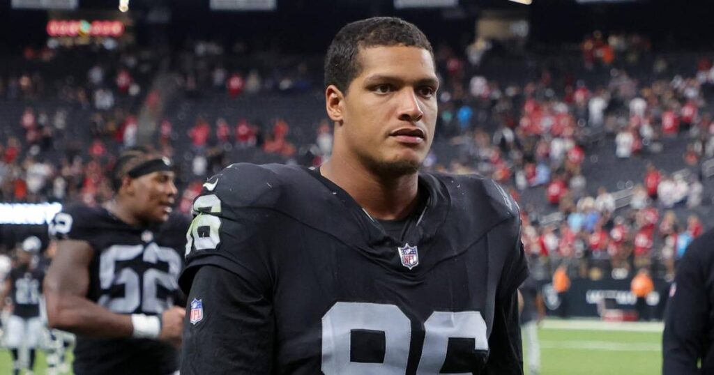 Isaac Rochell Announces Retirement from NFL After 7 Seasons