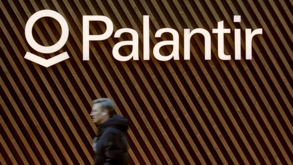 Onetime market favorite Palantir drops 8% on Monday and is now down more than 25% from high