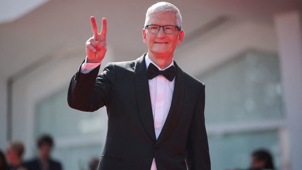 Apple launches app for party invitations in recurring revenue push