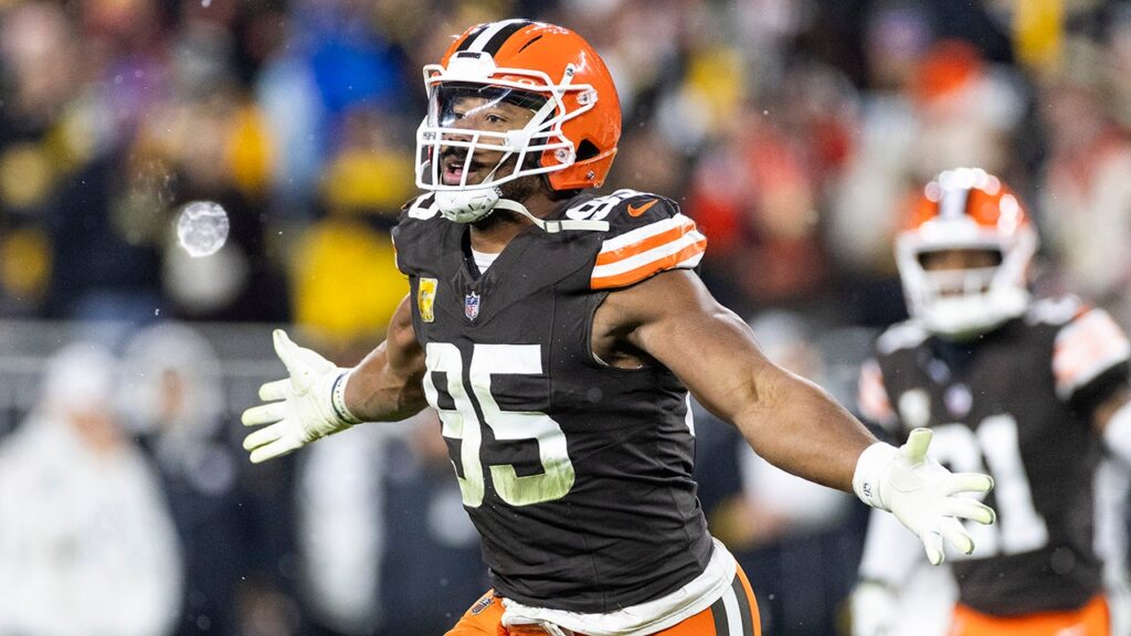 Browns' Myles Garrett not open to extension: report