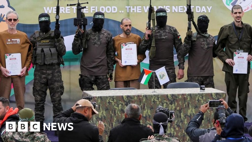 Moment three Israeli hostages handed to Red Cross in Gaza