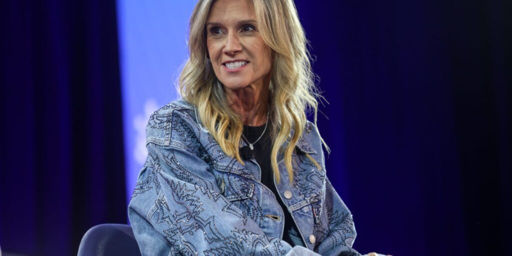 To turn Levi Strauss into a $10 billion business, CEO Michelle Gass is looking to women