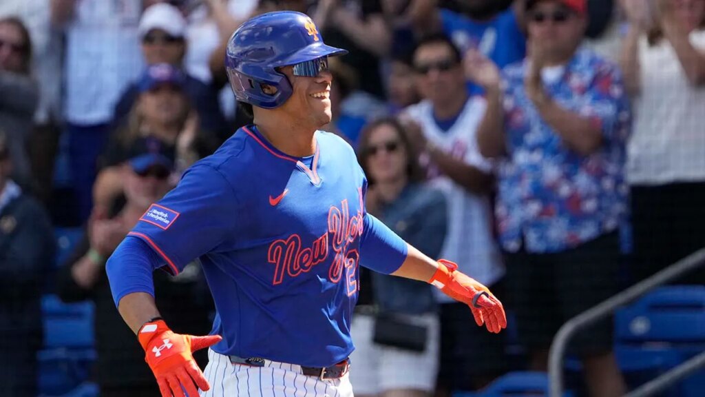 Mets' Juan Soto blasts home run in first spring training at-bat with team