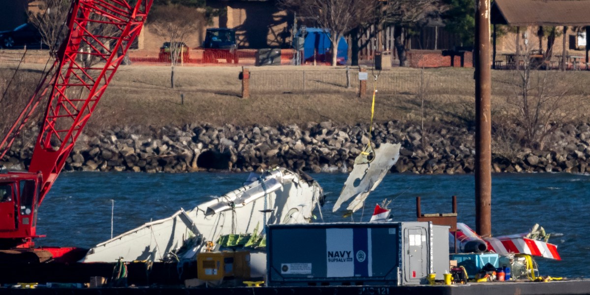 NTSB probes altitude data from midair collision near D.C.