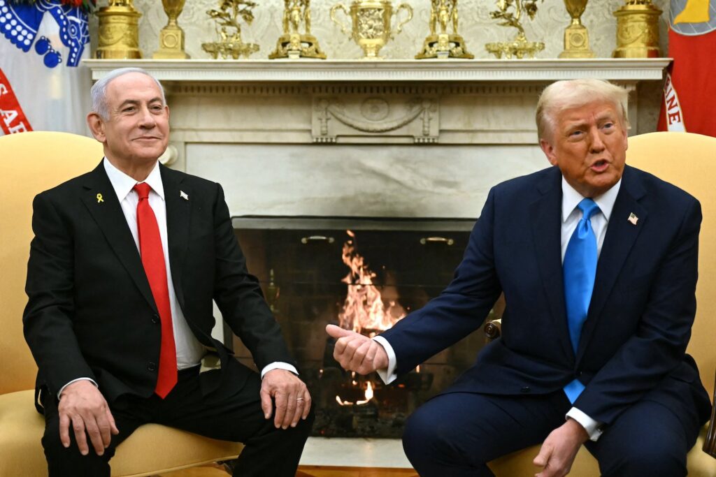 Benjamin Netanyahu in the Oval Office with Trump