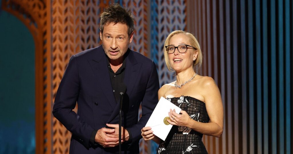 X Files' David Duchovny, Gillian Anderson Reunite at 2025 SAG Awards