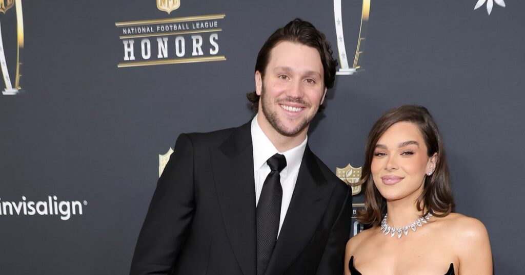 Josh Allen Kisses, Praises Hailee Steinfeld After NFL Honors Win