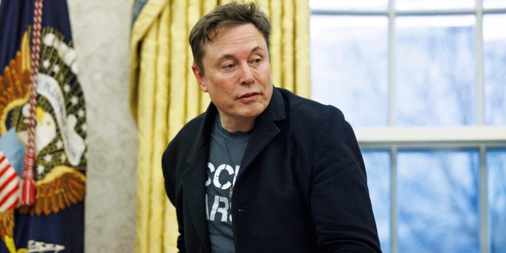 Elon Musk faces exile from 365-year-old Royal Society scientific institution over his political behavior