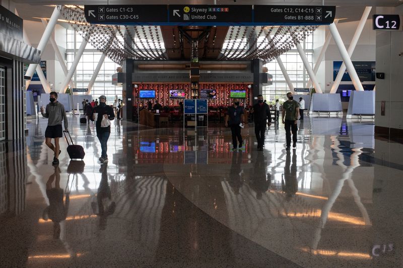 Passenger plane evacuated at Houston airport due to engine issue, FAA says