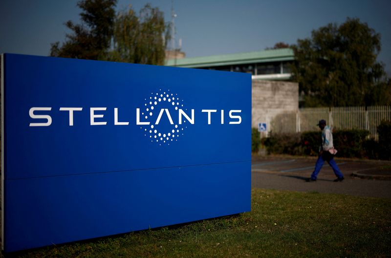 Stellantis recalls 27,354 US vehicles over rearview camera image issue, NHTSA says