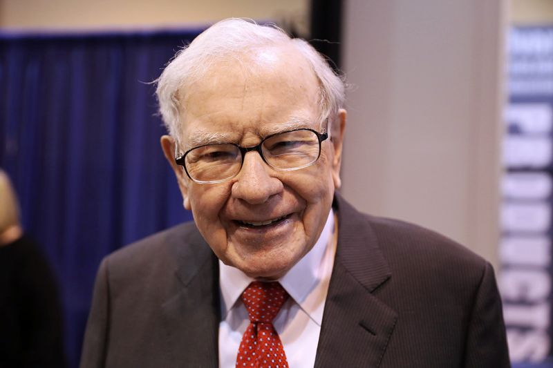 Warren Buffett says US should "spend wisely", plans to increase investment in Japan