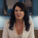 Lauren Graham’s ‘The Z-Suite’ Character Jokes She ‘Fixed’ Herself After Going to Therapy Once (Exclusive)