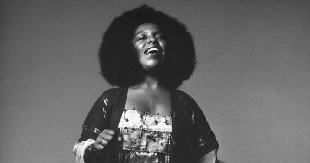 Roberta Flack, Singer of 'Killing Me Softly With His Song,’ Dead at 88