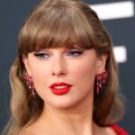 Steal Taylor Swift's Grammys Look Without Breaking The Bank