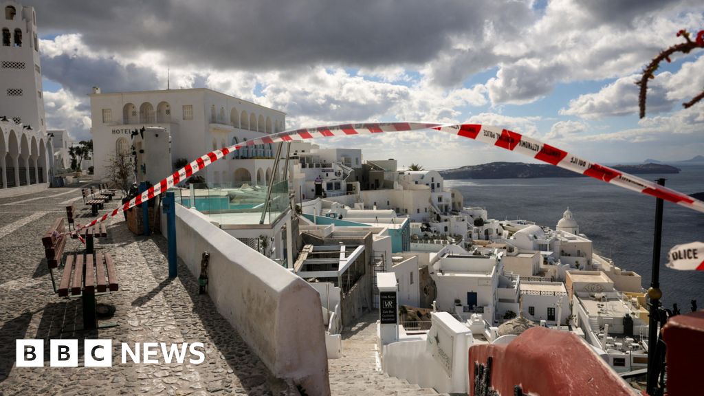 Aftershocks hit Santorini and surrounding islands