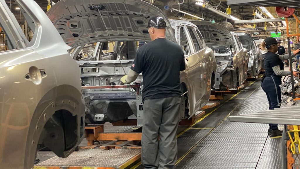 Trump tariffs could quickly cut North American auto production