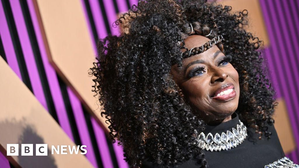 Angie Stone, veteran R&B singer-songwriter, reported dead in car crash