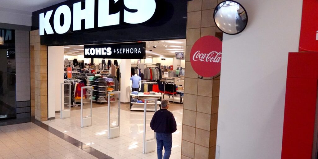 Kohl's new CEO faced with massive turnaround job as shares plunge