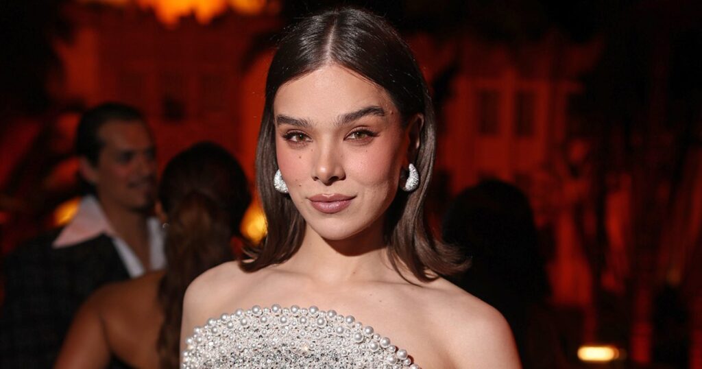 Hailee Steinfeld Has Solo Outing at 2025 Vanity Fair Oscars Party