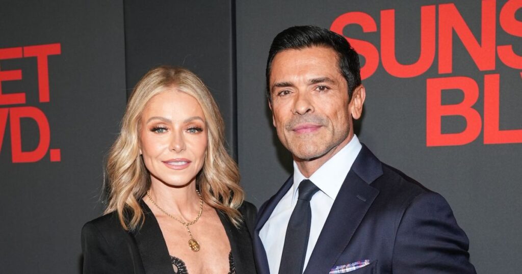 Kelly Ripa Was Served by 1 of Mark Conseulos’ Exes at a Drive-Thru