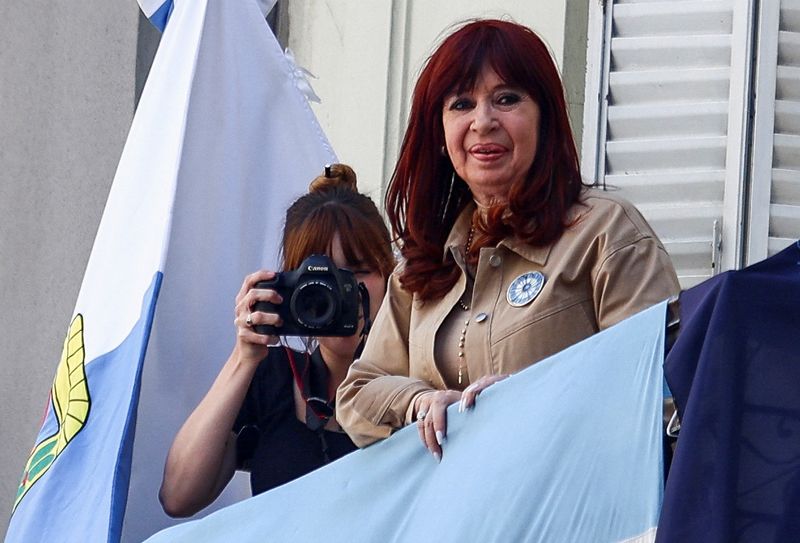 US bars ex-Argentine president Fernandez de Kirchner on graft accusations