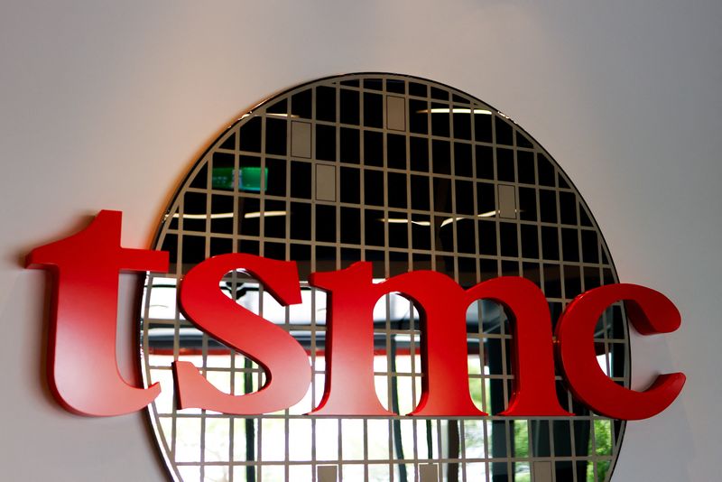 Trump and TSMC announce $100 billion plan to build five new US factories