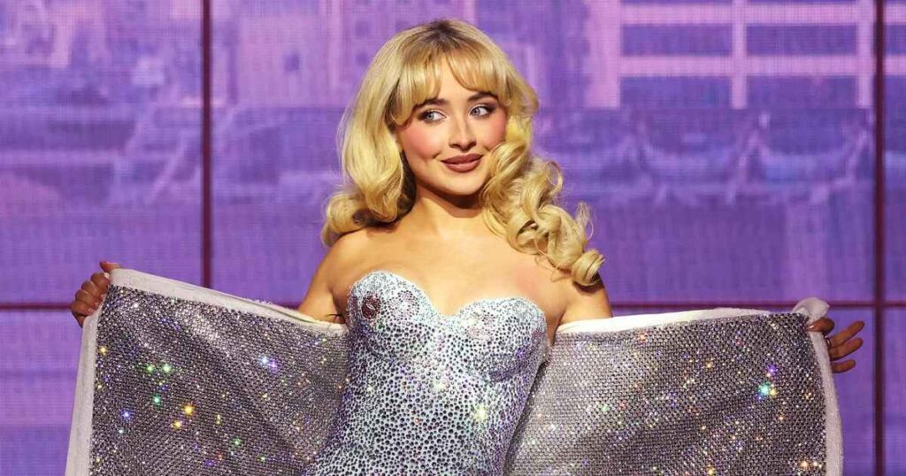 Sabrina Carpenter Debuts Tartan Corset on ‘Short n’ Sweet Tour’