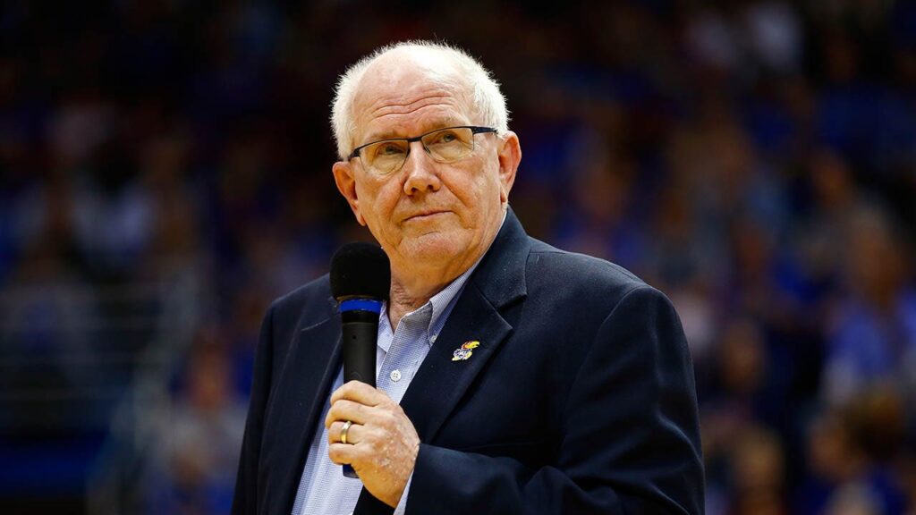 Remembering longtime KU sports broadcaster Bob Davis