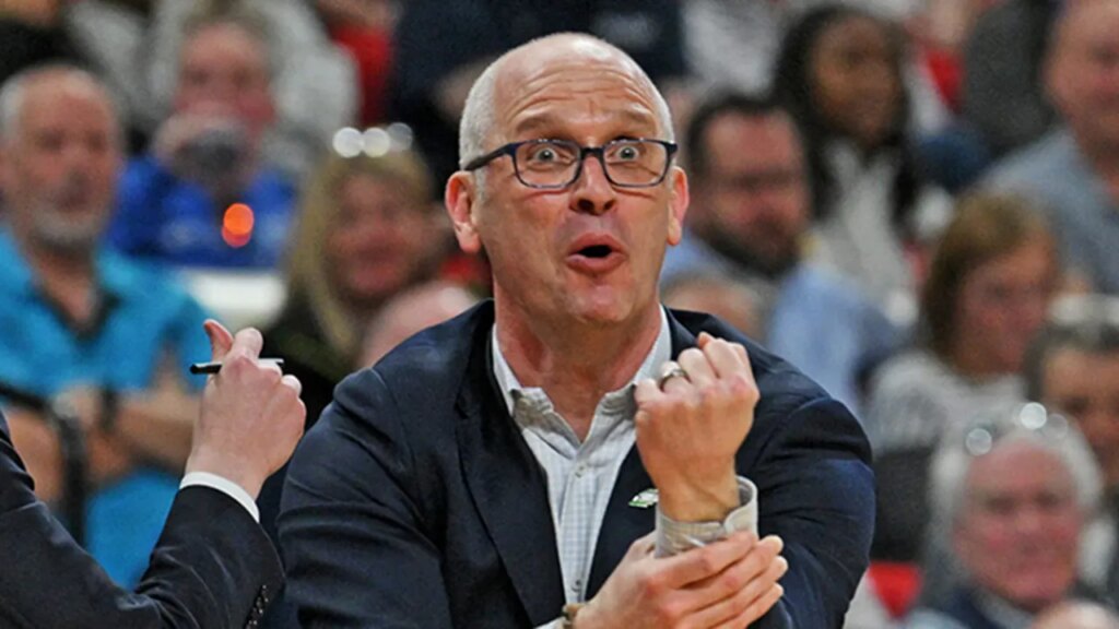 March Madness: UConn's Dan Hurley takes shot at refs after Florida loss